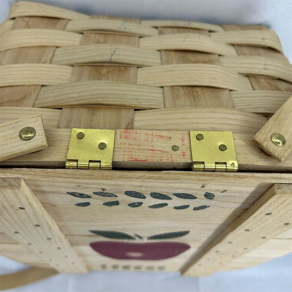 Vintage Basketville Picnic Basket with Apple Design & Pie Shelf VGUC - Picture 4 of 16